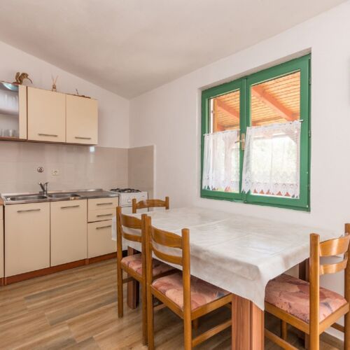 Casă de vacanță cu vedere spre mare pentru 5 pers. (se inchirieaza doar integral)