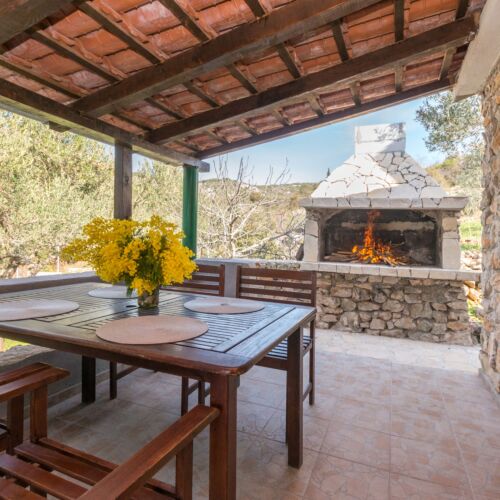 Casă de vacanță cu aer condiționat cu vedere spre mare pentru 4 pers. (se inchirieaza doar integral)