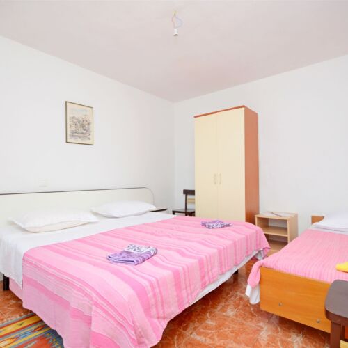 Casă de vacanță cu vedere spre mare pentru 5 pers. (se inchirieaza doar integral)