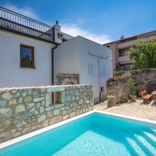 Sea View 2-Room Air Conditioned Apartment for 6 Persons K-18895