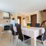 Apartman s klimatizací s terasou pro 4 os. se 2 ložnicemi A-19272-a