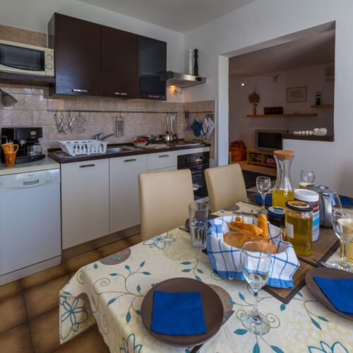 Klimatiziran Prizemni apartman za 7 osoba(e) sa 3 spavaće(om) sobe(om)