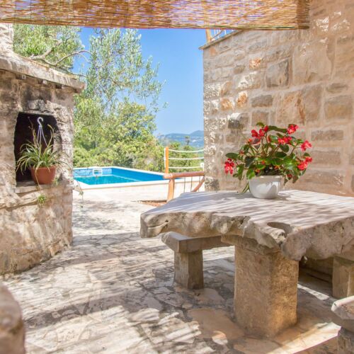 Casă de vacanță cu aer condiționat cu vedere spre mare pentru 4 pers. (se inchirieaza doar integral)