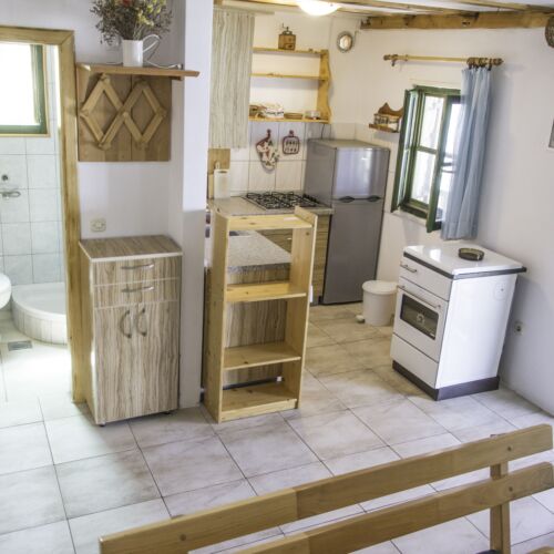 Casă de vacanță cu vedere spre mare pentru 6 pers. (se inchirieaza doar integral)