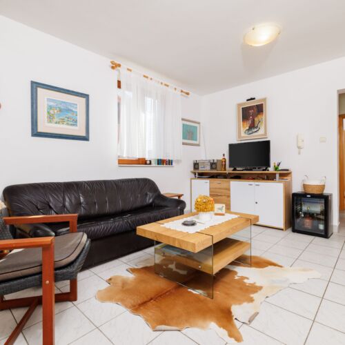 Apartament cu aer condiționat cu vedere spre mare cu 2 camere pentru 4 pers.