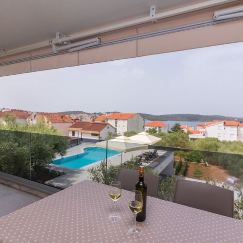 Sea View 2-Room Air Conditioned Apartment for 4 Persons