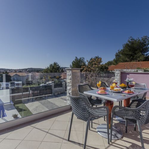 Apartament 6-osobowy z klimatyzacją z widokiem na ogród z 3 pomieszczeniami sypialnianymi