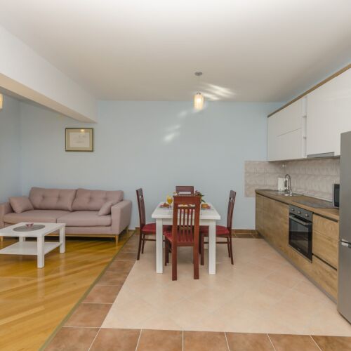 Apartament 4-osobowy z klimatyzacją z widokiem na morze z 2 pomieszczeniami sypialnianymi