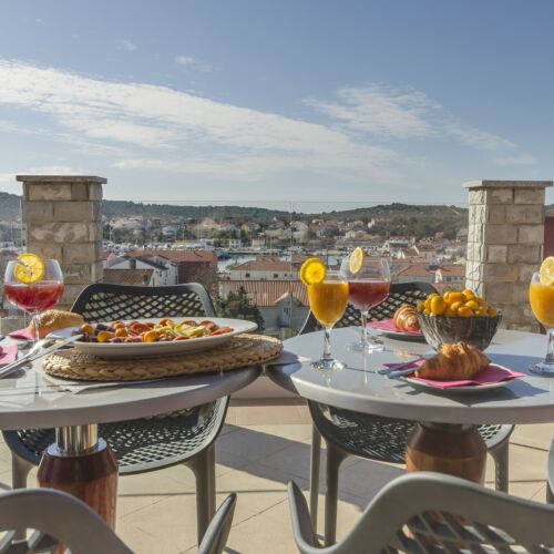 Apartament 6-osobowy z klimatyzacją z widokiem na morze z 3 pomieszczeniami sypialnianymi