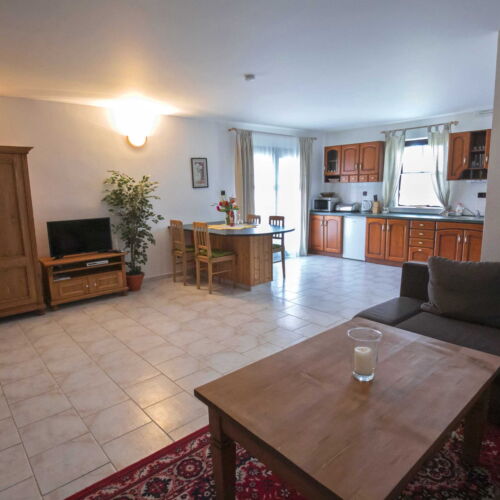 Apartman se sprchou s privátní koupelnou mimo apartmán pro 6 os. se 2 ložnicemi