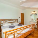Apartments and Room Agiss with pool Vodice