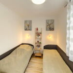 Upstairs Executive 3-Room Apartment for 6 Persons