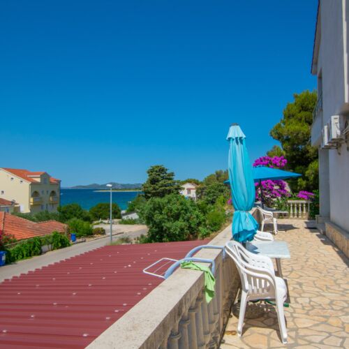 Apartament 3-osobowy z klimatyzacją z widokiem na morze z 2 pomieszczeniami sypialnianymi