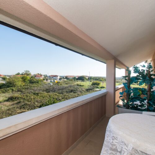 Apartament 4-osobowy z klimatyzacją na piętrze z 2 pomieszczeniami sypialnianymi