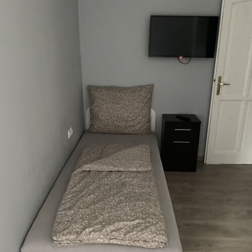 Apartament la parter cu terasa cu 1 camera pentru 6 pers.