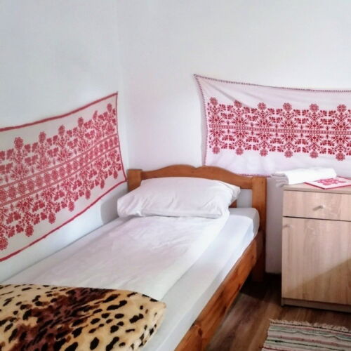 Camera single la parter (se poate solicita pat suplimentar)