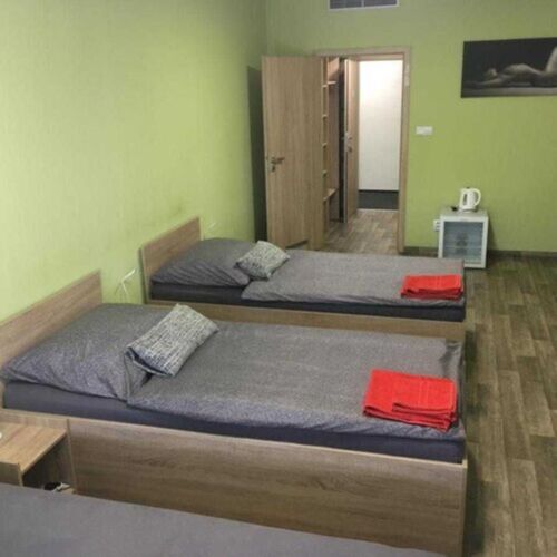 Air Conditioned 5 Person Room with Shower