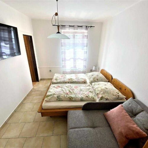 Apartman s privátní koupelnou mimo apartmán  pro 2 os. (s možností přistýlky)