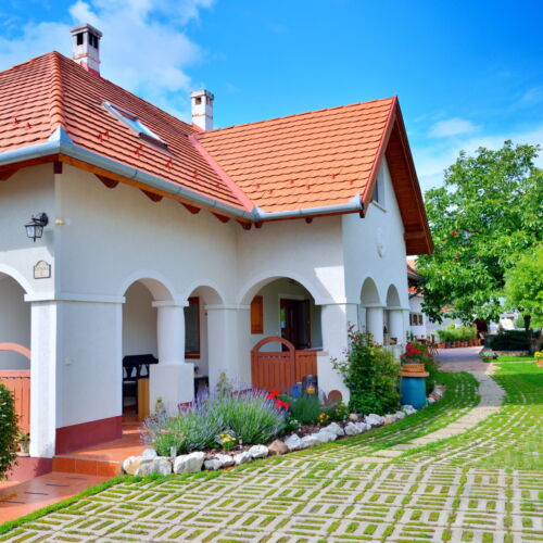 Garden View Whole House Summer House for 18 Persons (extra beds available)
