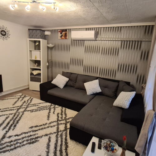 Apartament la etaj cu balcon cu 2 camere pentru 4 pers.