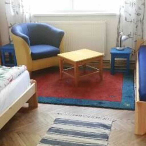 Pokoj se společnou kuchyňkou  pro 3 os.