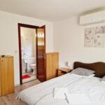 Familie Doppelzimmer mit Klimaanlage (Zusatzbett möglich)