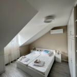 2-Zimmer-Apartment für 4 Personen im Dachgeschoss mit Klimaanlage (Zusatzbett möglich)