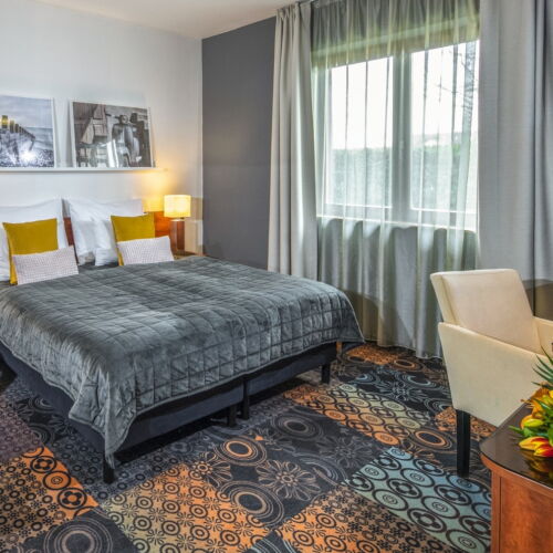 Camera twin standard la parter (se poate solicita pat suplimentar)