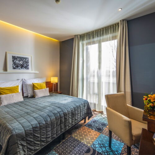 Camera twin la etaj cu balcon