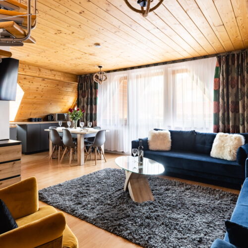 Mountain View Upstairs 2-Room Apartment for 6 Persons