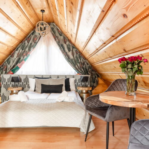 Upstairs 1-Room Apartment for 2 Persons