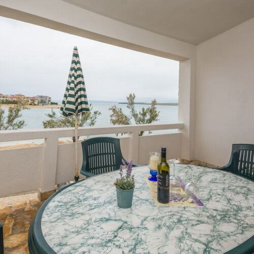 Apartament family cu vedere spre mare cu 1 camera pentru 3 pers.