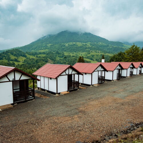 Bungalow pentru 2 pers. (se inchirieaza doar integral)