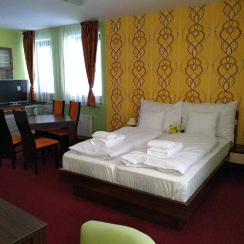 Apartament cu duș cu chicinetă proprie pentru 4 pers.