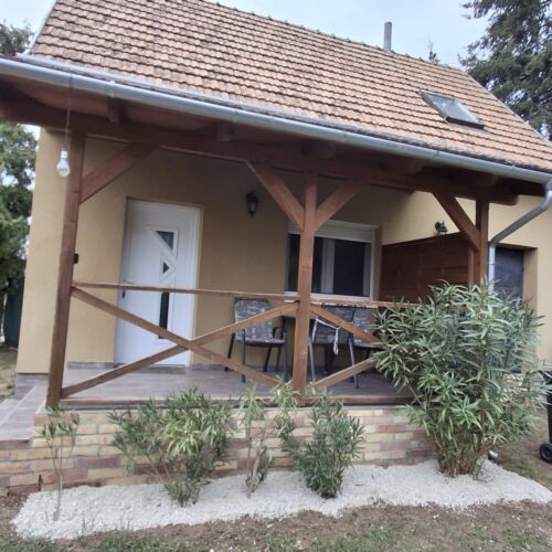 Casă de weekend întreaga unitate cu aer condiționat pentru 4 pers. (se inchirieaza doar integral) (se poate solicita pat suplimentar)