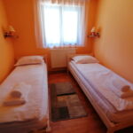 Na katu Standard soba sa dva odvojena kreveta (za 2 osoba(e))