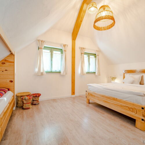 Casă de vacanță pentru 12 pers. (se inchirieaza doar integral)