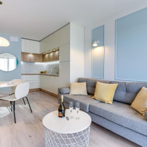 Apartament standard cu balcon cu 2 camere pentru 4 pers.