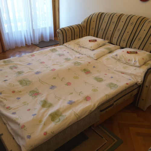 Apartament exclusive la etaj cu 2 camere pentru 4 pers.