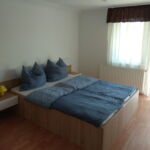 Upstairs 2-Room Apartment for 4 Persons (extra beds available)
