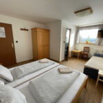 Twin Room with Shower and Shared Kitchenette (extra beds available)