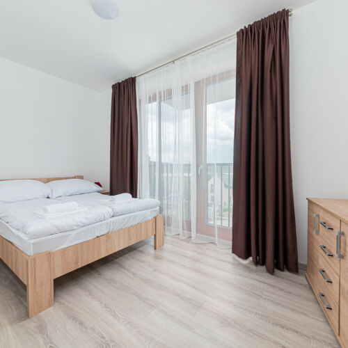 Apartament la parter cu panoramă cu 3 camere pentru 6 pers.