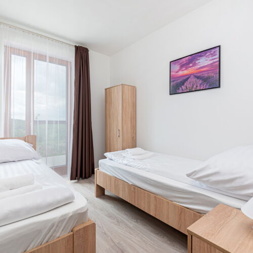 Apartament la parter cu panoramă cu 2 camere pentru 4 pers.