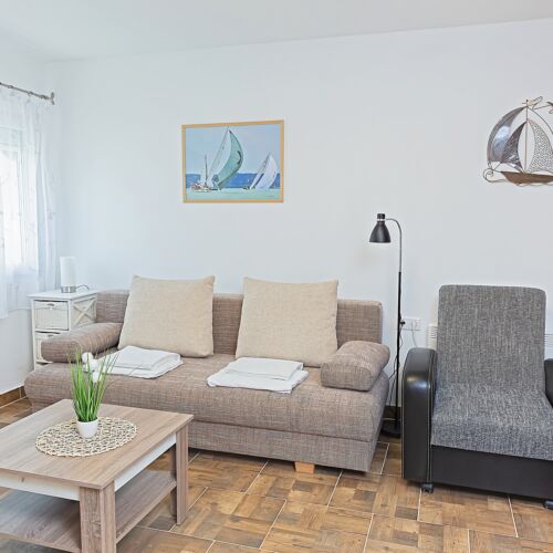 Yard View Upstairs 1-Room Apartment for 2 Persons