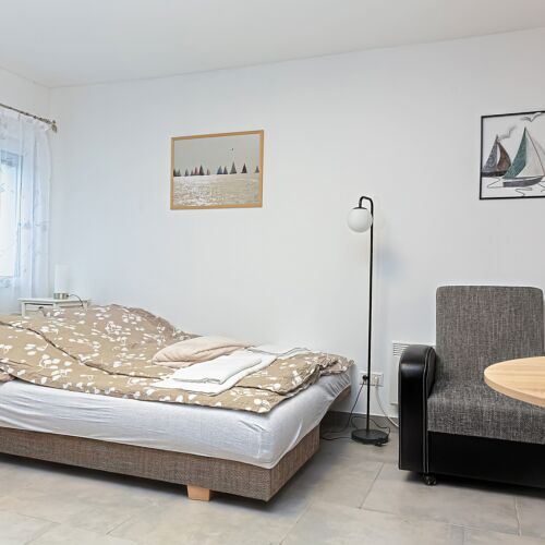 Yard View Ground Floor 1-Room Apartment for 2 Persons