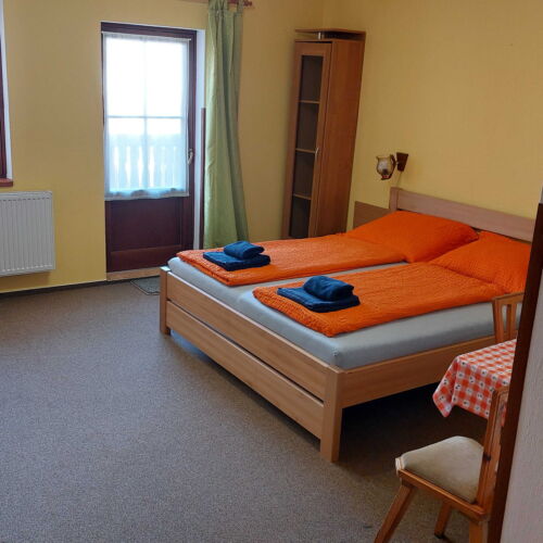 Pokój 3-osobowy z prysznicem z tarasem