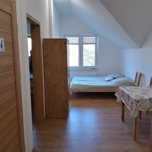 Apartament 5-osobowy na piętrze z widokiem na dziedziniec z 2 pomieszczeniami sypialnianymi