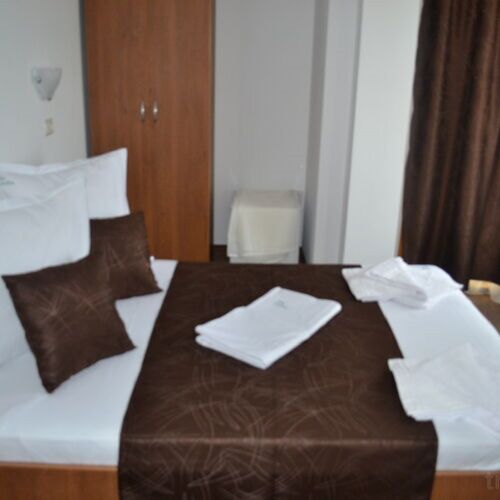 Pokoj s manželskou postelí