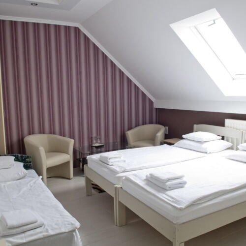 Pokój 3-osobowy na poddaszu Komfort