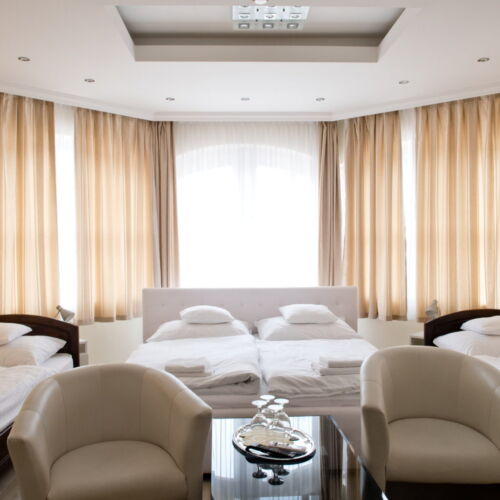 Pokój 4-osobowy na poddaszu Deluxe